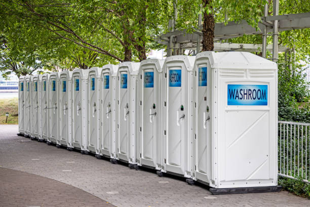 Best Emergency porta potty rental  in Burnsville, MN